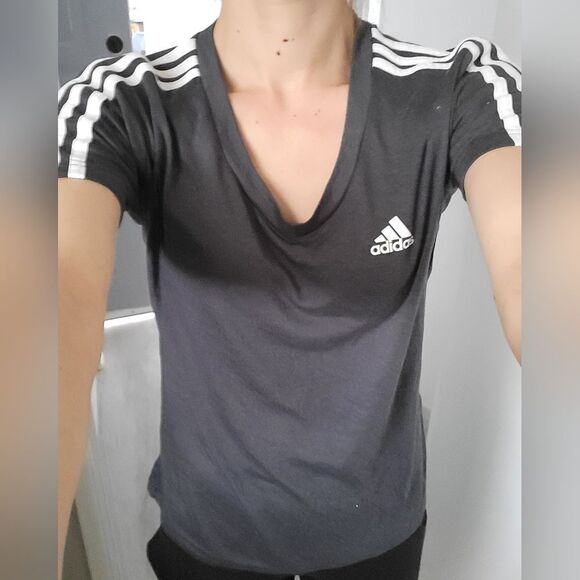 XS Adidas Dark Gray With Stripes T-shirt - Picture 1 of 6